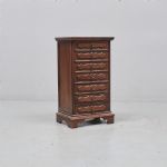 1340 7054 CHEST OF DRAWERS